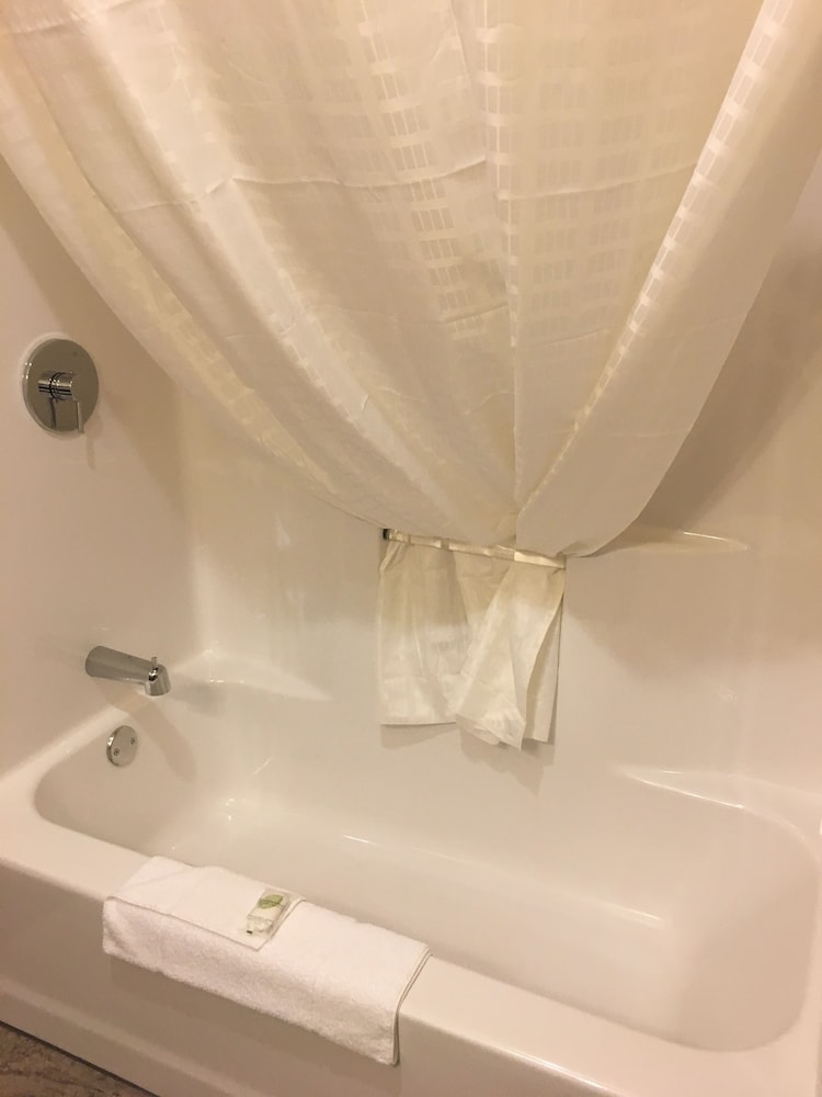 Cobblestone Hotel & Suites Paxton - photo 19