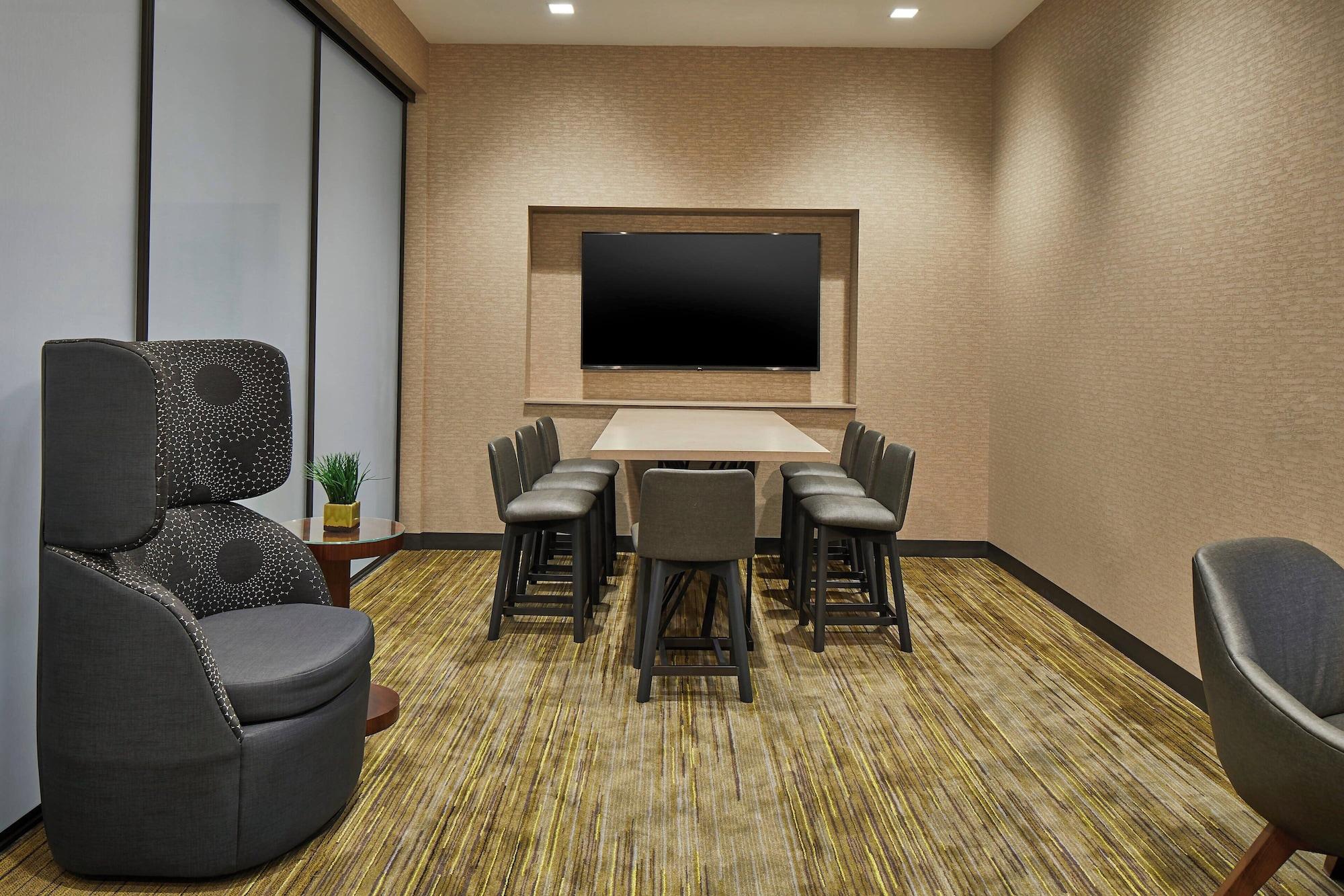 Courtyard by Marriott Baltimore Downtown McHenry Row - photo 27