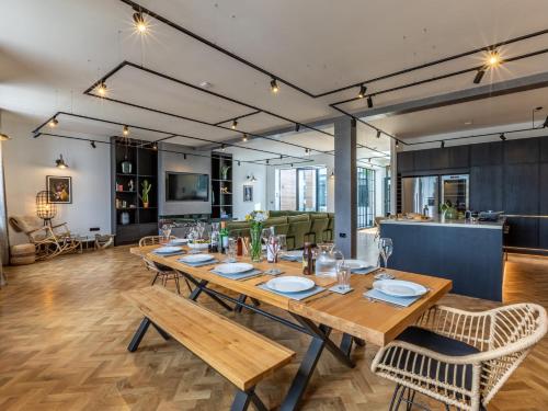 5 Bed in Bideford oc 78690 in Bideford, United Kingdom