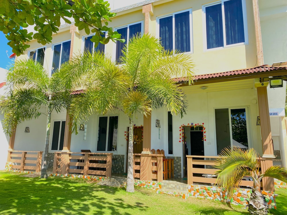 Ocean Front Beach Resort — hotel in Lazi