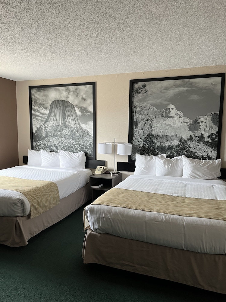 Super 8 by Wyndham Sturgis - photo 9