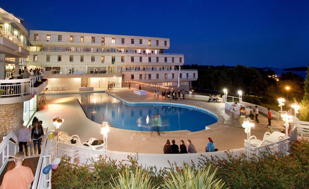 Hotel Delfin Plava Laguna — hotel in Funtana