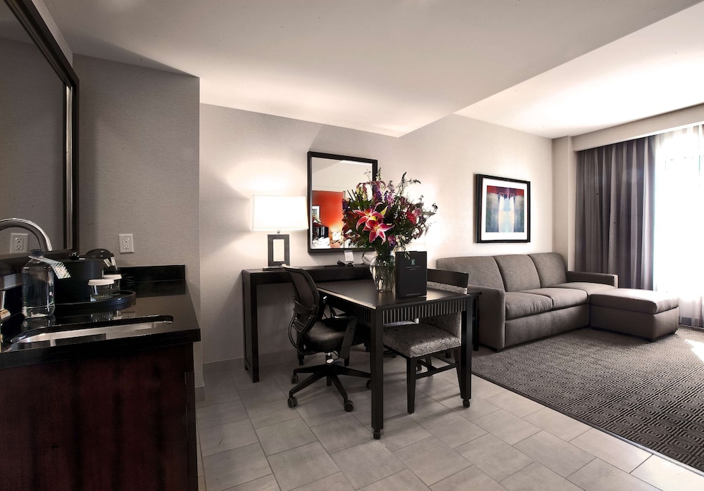 Embassy Suites Palmdale - photo 18