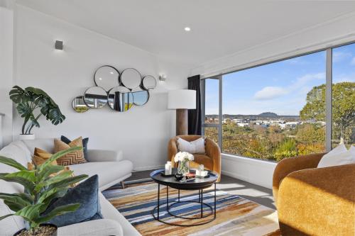 Sanctuary 53 Beautiful Views in Taupo, New Zealand