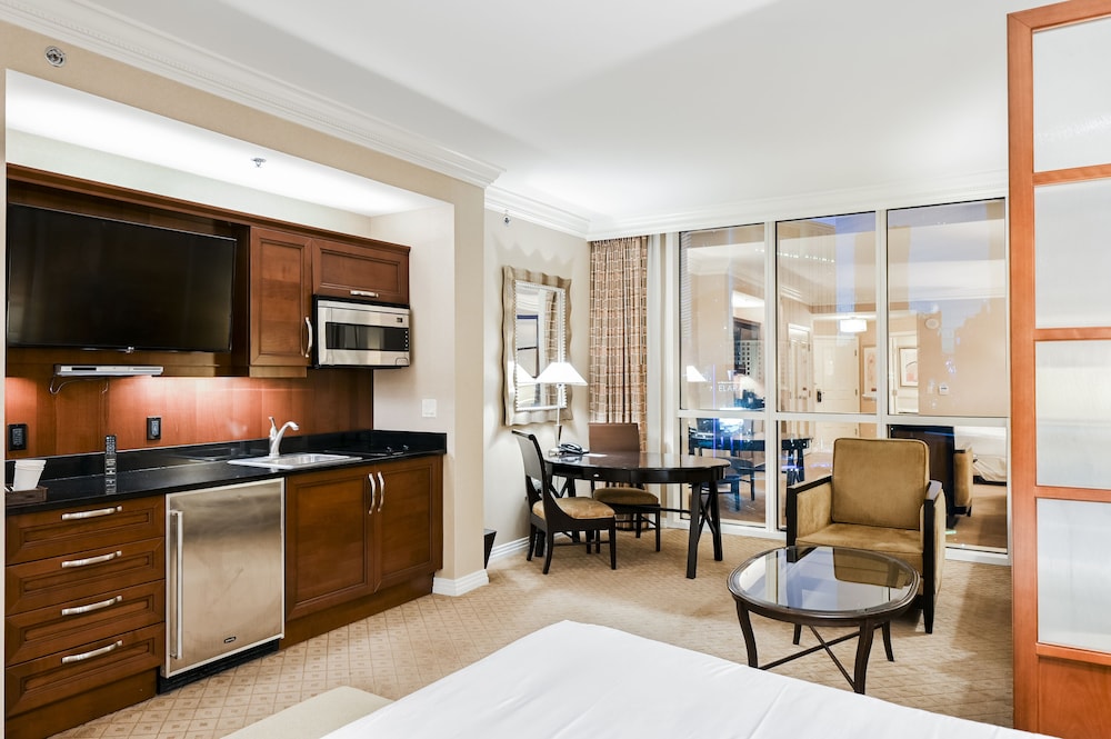 StripViewSuites at Signature - photo 92