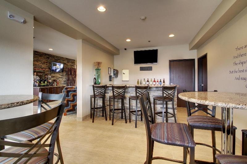 Cobblestone Inn and Suites Fort Dodge - photo 12