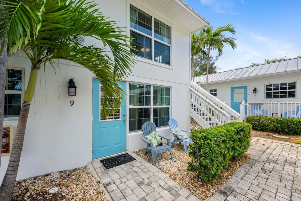 Seahorse Beach Bungalows - photo 52