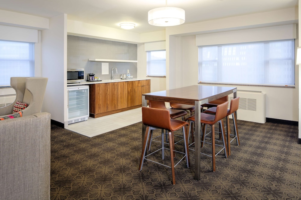 DoubleTree by Hilton Hotel & Suites Pittsburgh Downtown - photo 27