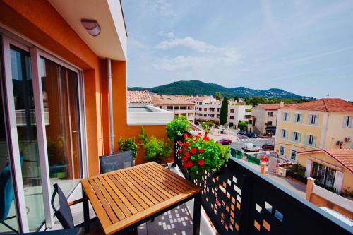 Magnifique T3 Neuf Climatise Terrasse Vue Mer in Carqueiranne, France