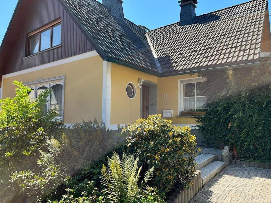 Modern und Rustikal mit Kamin Ferienwohnung Kohlert — 4-Star Luxury Hotel in Bad Berleburg, Germany