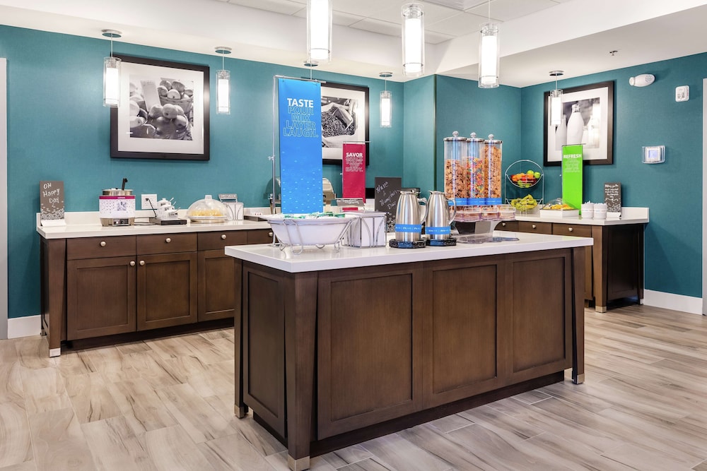 Hampton Inn Acworth - photo 37