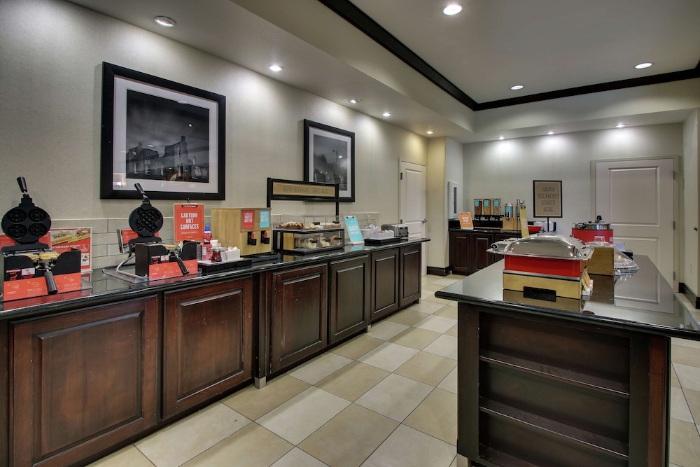 Hampton Inn Vernon - photo 25