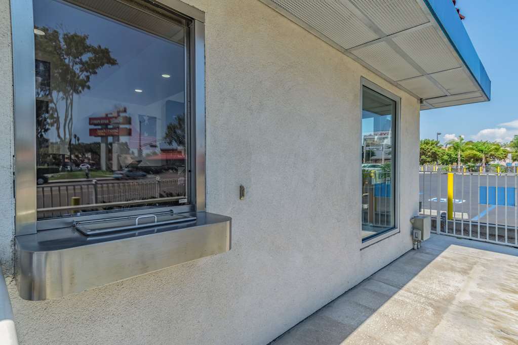 Motel 6 - photo 23