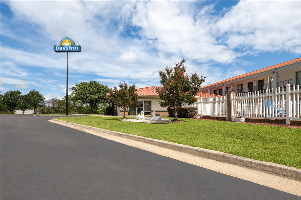 Days Inn By Wyndham Augusta Wheeler Road — Augusta