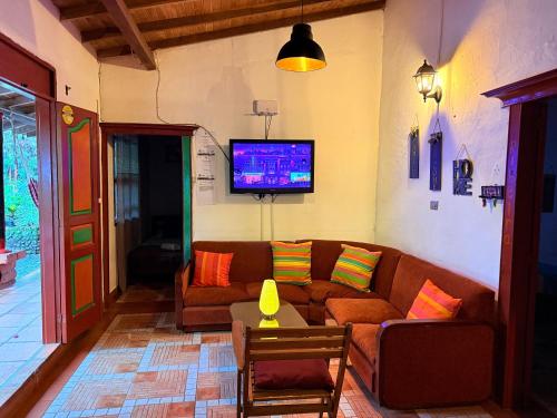 Casa & cabaña campestre equipadas 13 personas familias — 4-Star Luxury Hotel in Jardin, Colombia