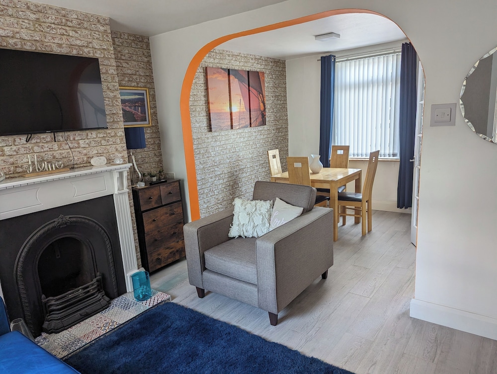 Fantastic Location To Ebrington Sq And City Centre — Derry