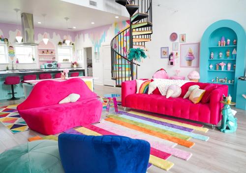 Ice Cream Retreat at Casa Kumwesu — 4-Star Luxury Hotel in Bellmead, United States