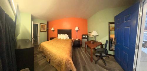 Town & Country Motel - photo 20