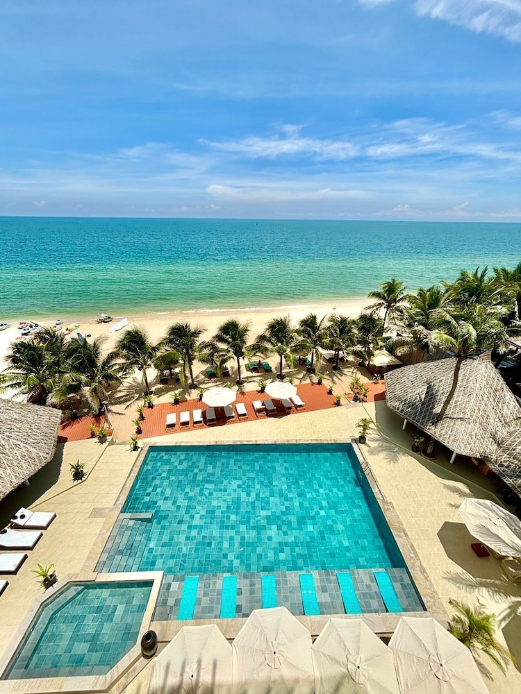 Mana Muine Beach Resort — 4-Star Luxury Hotel in Phan Thiet, Vietnam