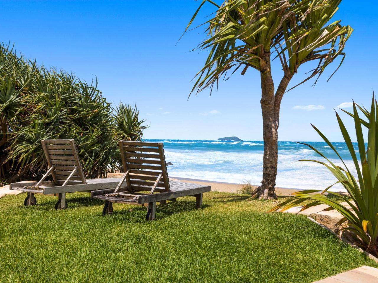 Captain S Quarters Absolute Beachfront Pool Pets Family Friendly — Sapphire Beach