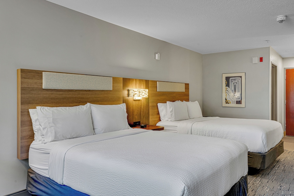 Holiday Inn Express Hotel & Suites Portland Jantzen Beach by IHG - photo 61
