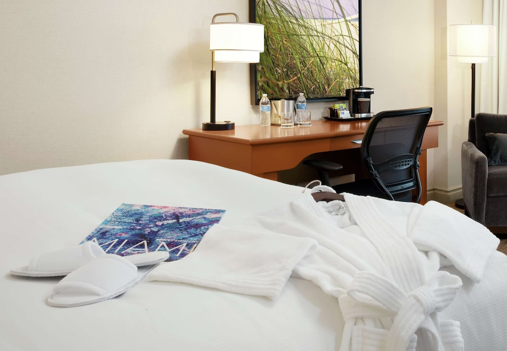 DoubleTree by Hilton Hotel Miami Airport & Convention Center - photo 12