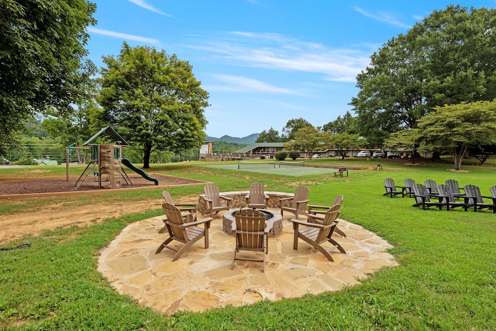 Tremont Lodge & Resort - photo 318