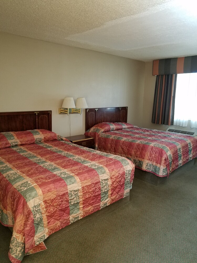 American Holiday Mesa Verde Inn - photo 6