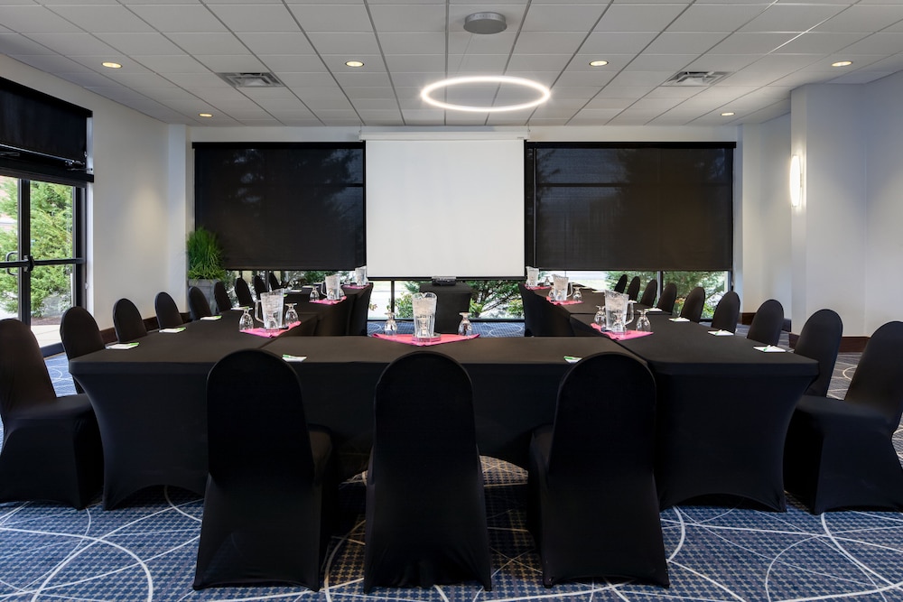 Holiday Inn Hotel & Suites Charleston West by IHG - photo 50
