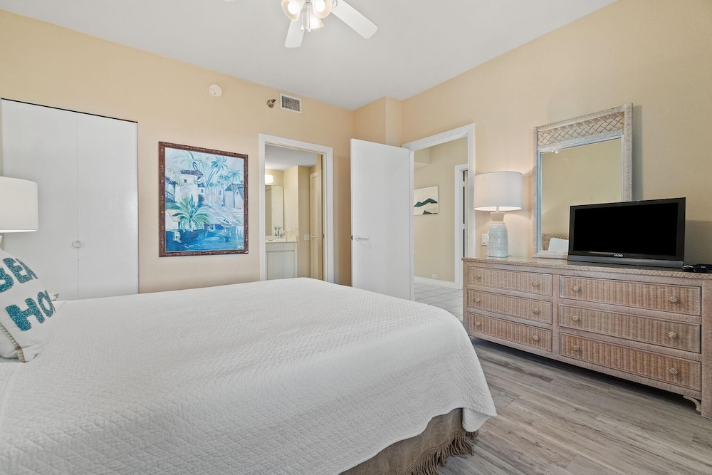 Beach Colony Tower Penthouse 17C - photo 6