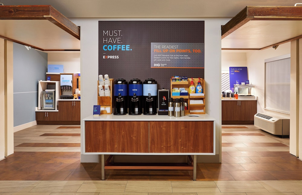 Holiday Inn Express Miami Airport Blue Lagoon Area by IHG - photo 32