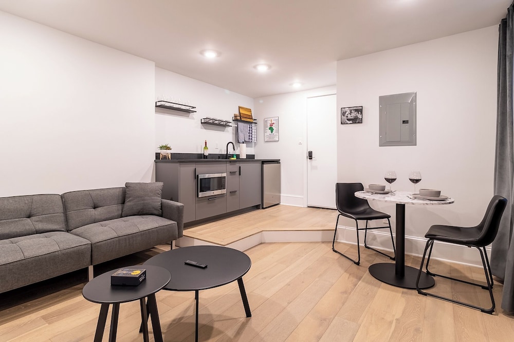Thena Hotel Spacious 1 Bedroom City Center - photo 12