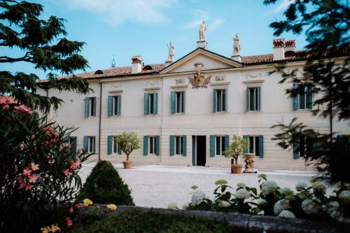 Wine Relais Villa Cipolla Pieropan — 4-Star Luxury Hotel in Tregnago, Italy