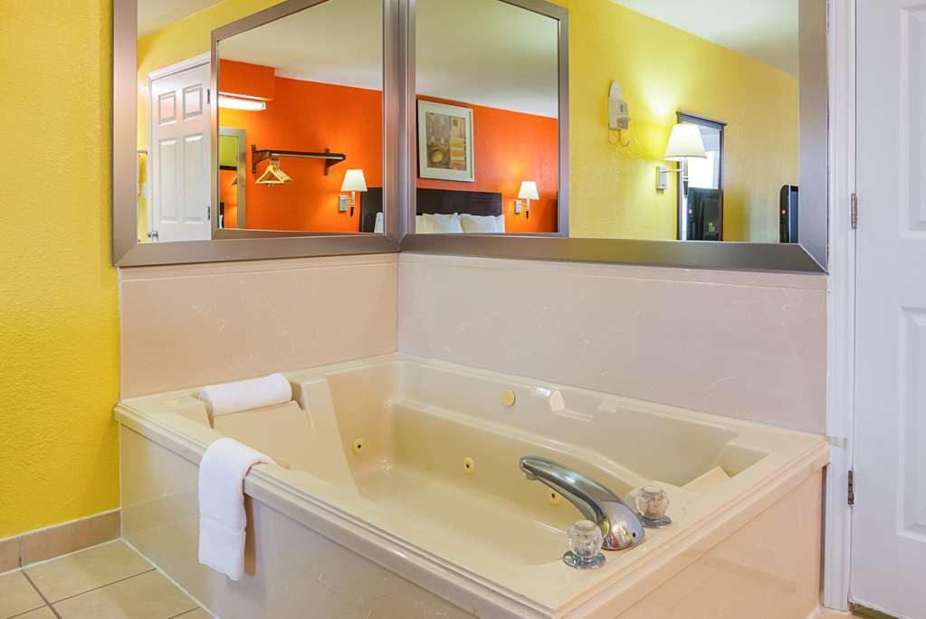 Quality Inn Carthage - photo 19