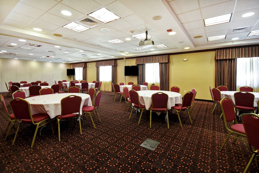 Hampton Inn & Suites Folsom - photo 72