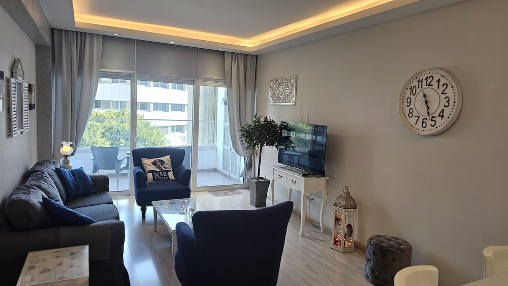 116 NIC 302b Stay Armonia Central Suite