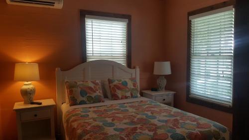 Courtney's Place Historic Cottages & Inns - photo 26