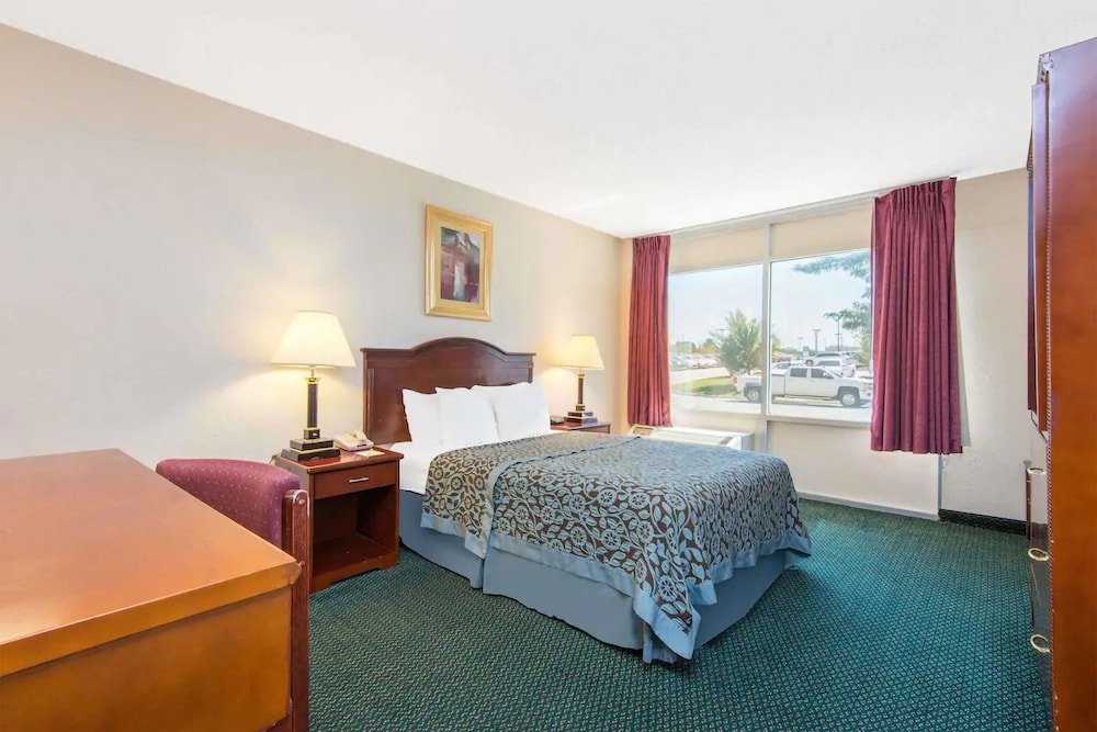 Blue Way Inn & Suites Wichita East - photo 8