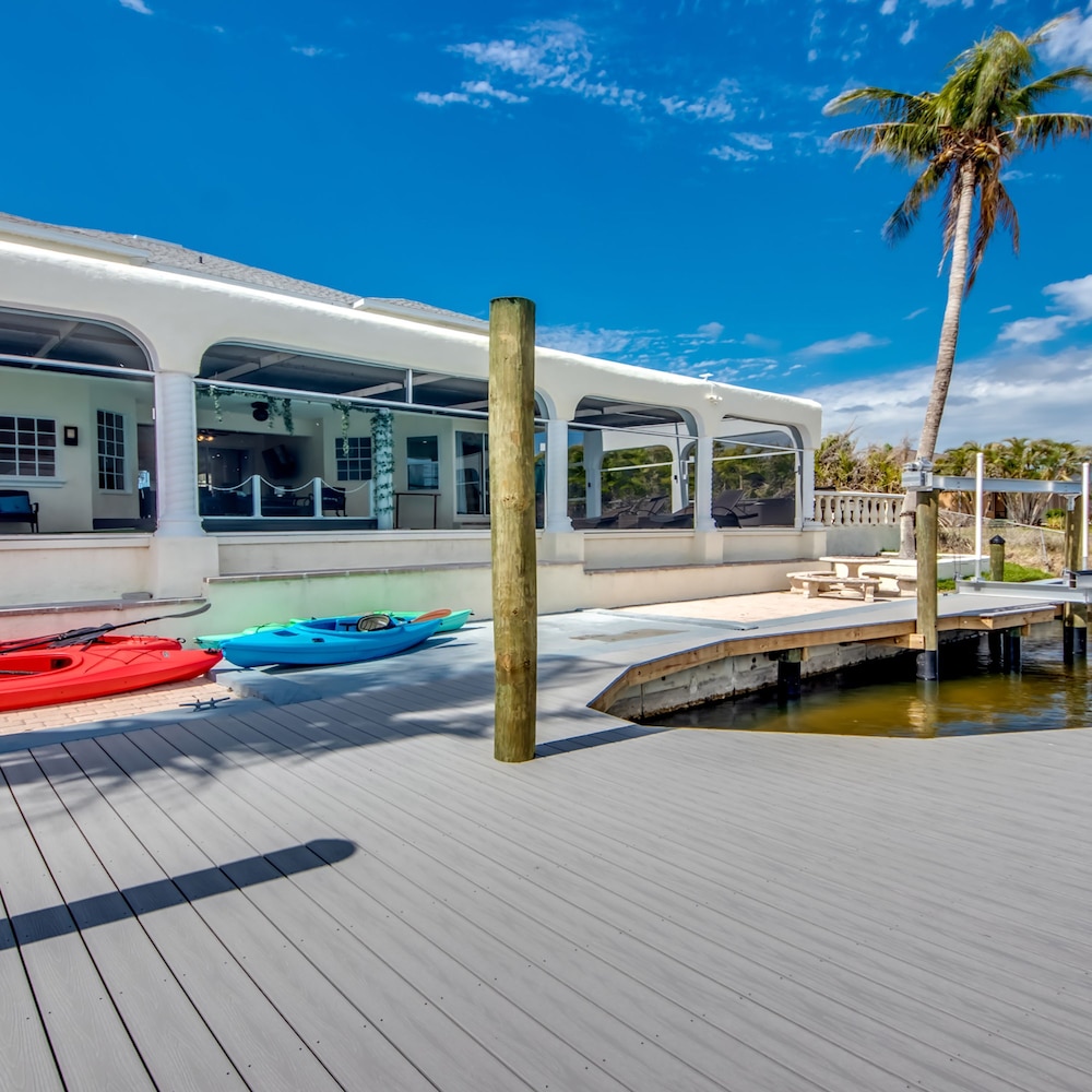 Golden Globe luxury on the canal with poolspa - photo 91