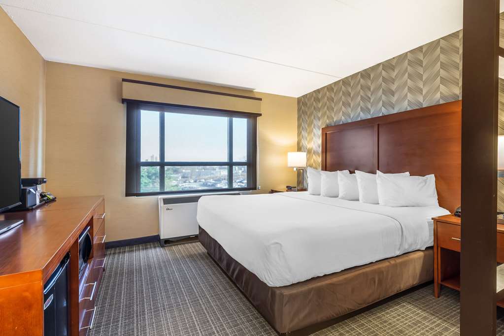 Comfort Inn & Suites Logan International Airport - photo 18