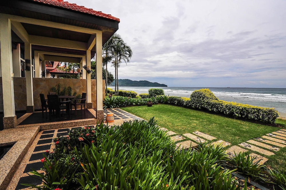 Borneo Beach Villa & Suite — 4-Star Luxury Hotel in Kota Kinabalu, Malaysia