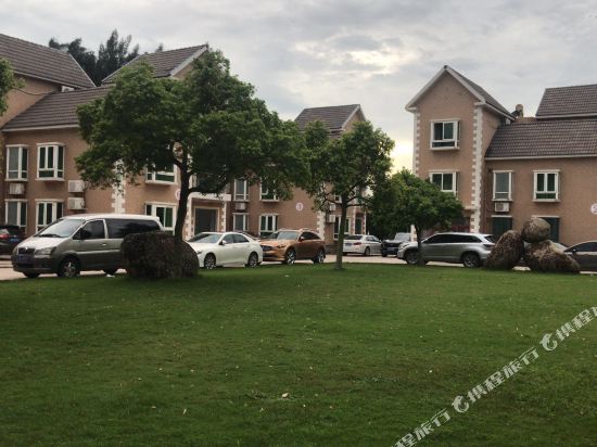 Haonianhua Yatao Resort in Wuchuan, People's Republic of China