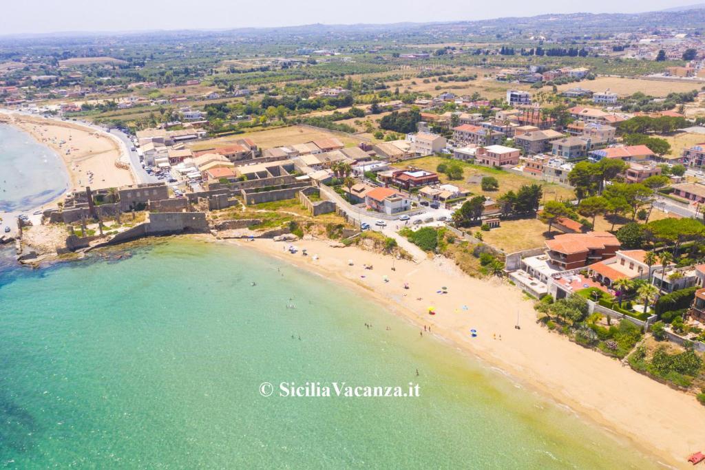 Villa Laura Charme Apartments — 4-Star Luxury Hotel in Avola, Italy