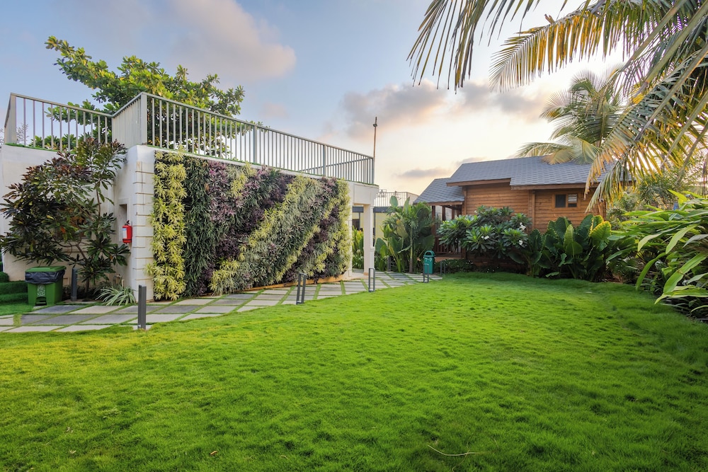 Foxoso Aaristo Baga Beach Resort in Baga, India