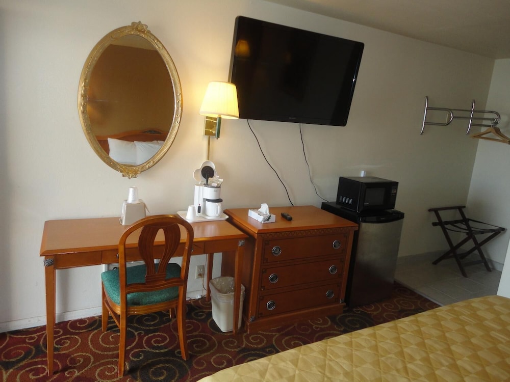 Americas Best Value Inn Santa Rosa NM - photo 12