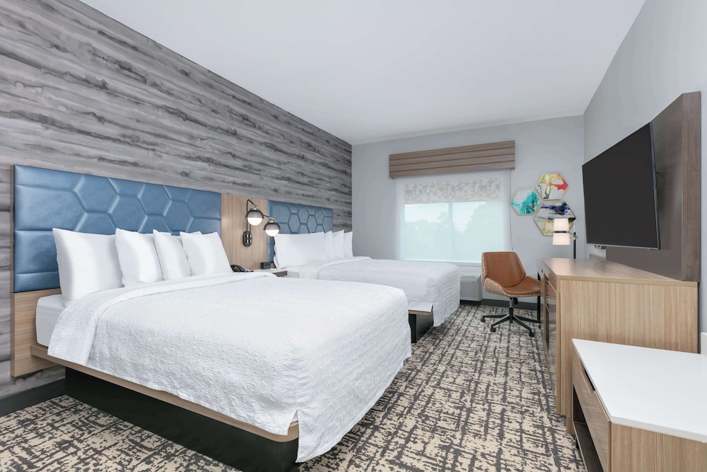 Hampton Inn & Suites by Hilton Shenandoah The Woodlands - photo 10