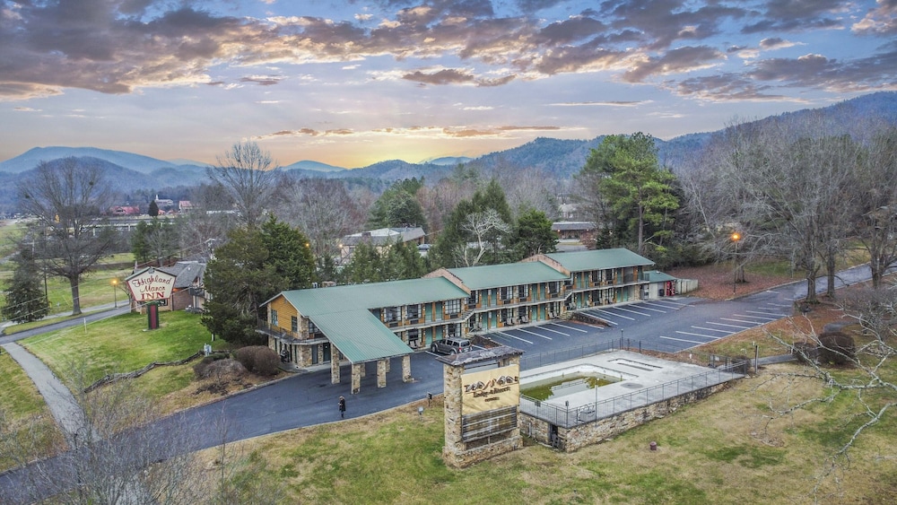 Tremont Lodge & Resort - photo 324