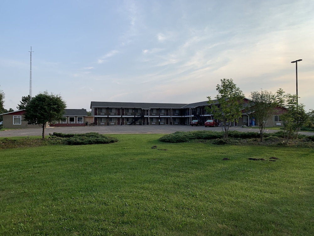 Rodeway Inn Pine River - photo 17