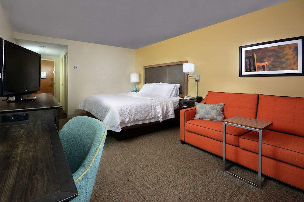 Hampton Inn Martinsville - photo 10