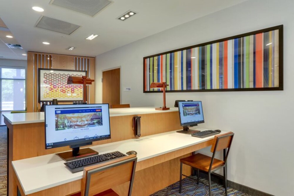 Holiday Inn Express & Suites Winston Salem Sw Clemmons by IHG - photo 39